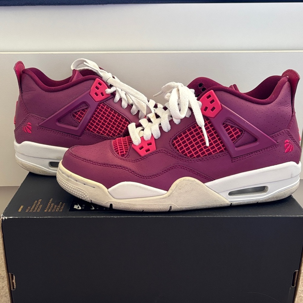Jordan 4’s “Bubble Gum” in Purple and Pink